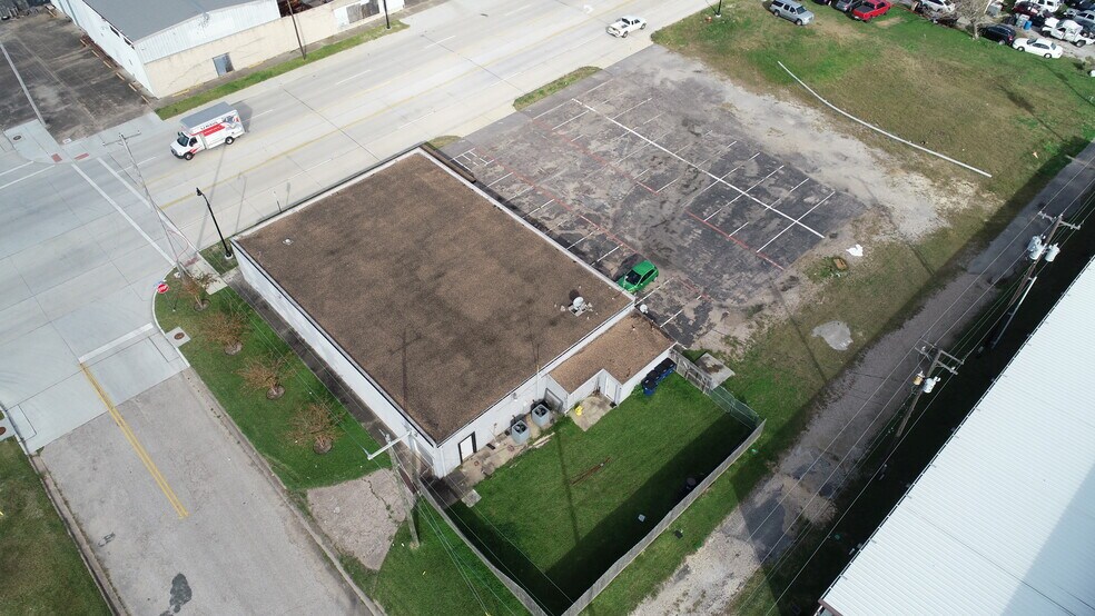 More Photos Of 921 Texas Ave, Texas City Service For Sale