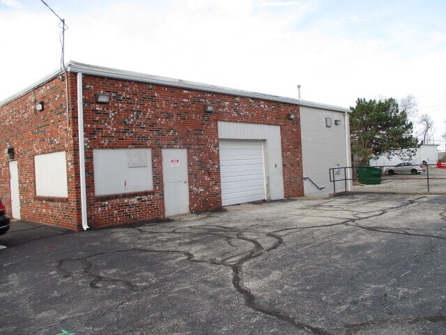 More Photos Of 516 SW 3rd St, Lee's Summit Freestanding For Sale