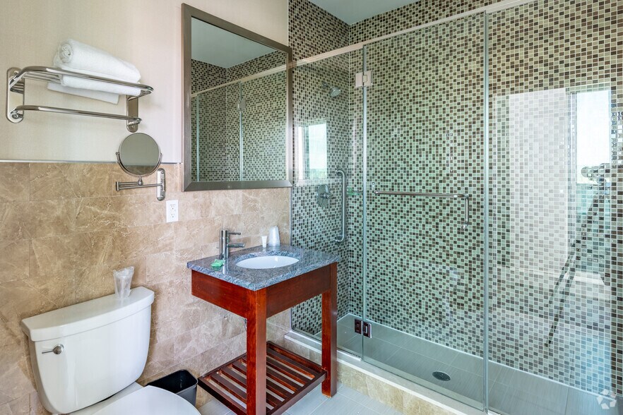 More Photos Of 39-05 29th St, Long Island City Hotel For Sale