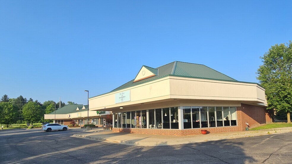 More Photos Of 2340-2394 Genoa Business Park Dr, Brighton Storefront Retail Office For Sale