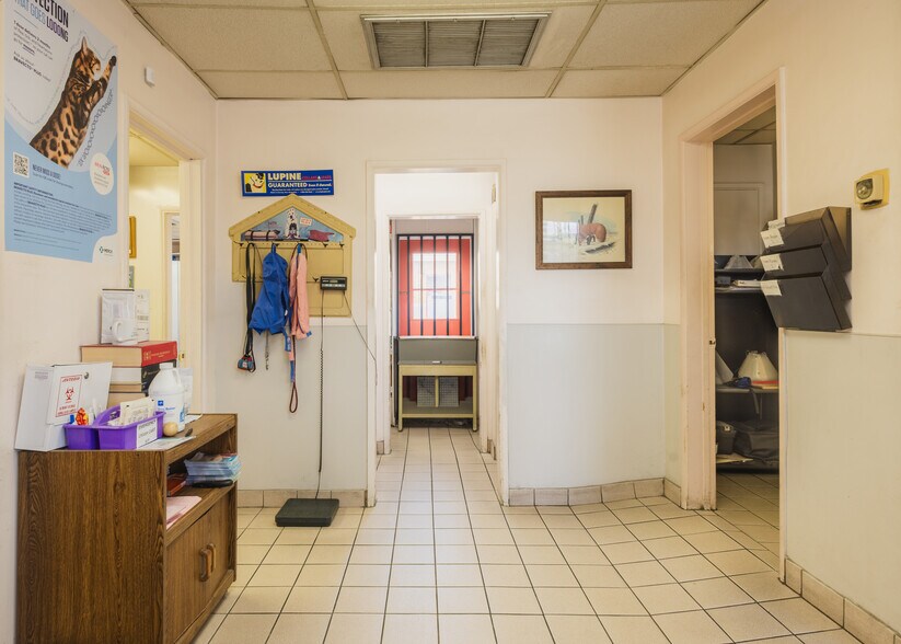 More Photos Of 11149 Garvey Ave, South El Monte Veterinarian Kennel For Sale