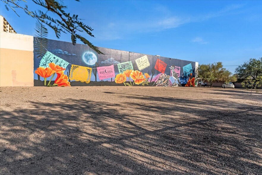 More Photos Of 1401 N Bailey Ln, Tucson Showroom For Sale