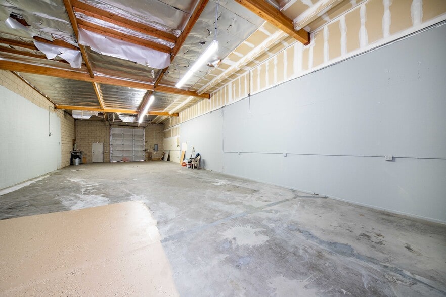 More Photos Of 15354 Bonanza Rd, Victorville Storefront Retail Office For Lease