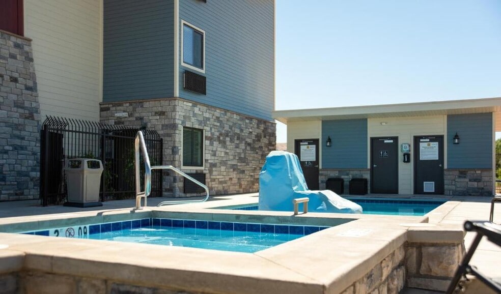 More Photos Of 1167 W 80 S, Hurricane Hotel For Sale