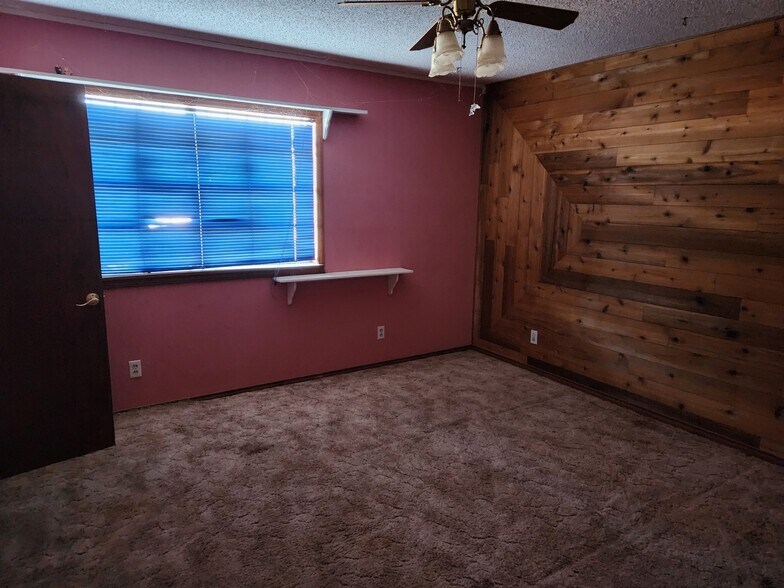 More Photos Of 1601 N County Road 1110, Midland Land For Sale