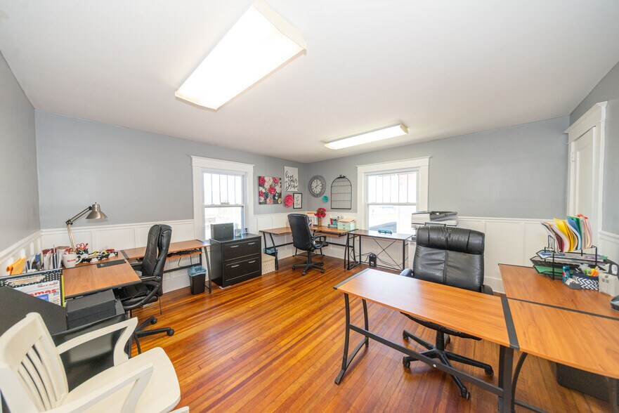 More Photos Of 2003 Broadway St, Mount Vernon Loft Creative Space For Sale