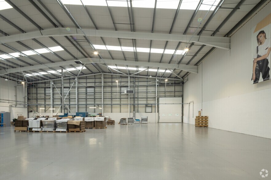 More Photos Of Headway Rd, Wolverhampton Light Manufacturing For Lease