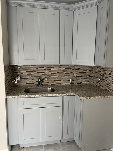 More Photos Of 410-421 Howe Ave, Shelton Apartments For Sale