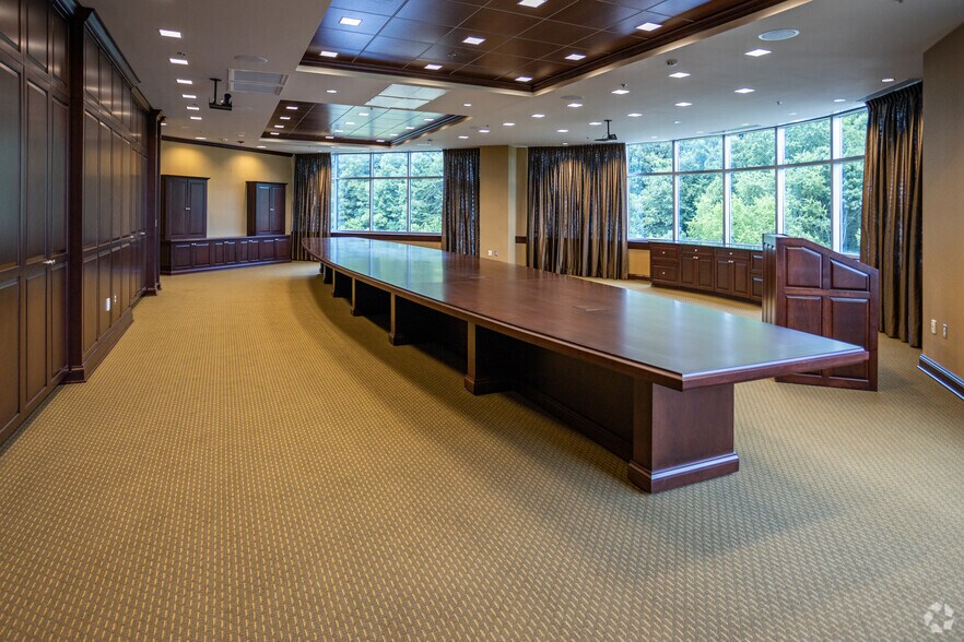 More Photos Of 201 Resting Tree Dr, Bristol Office For Lease