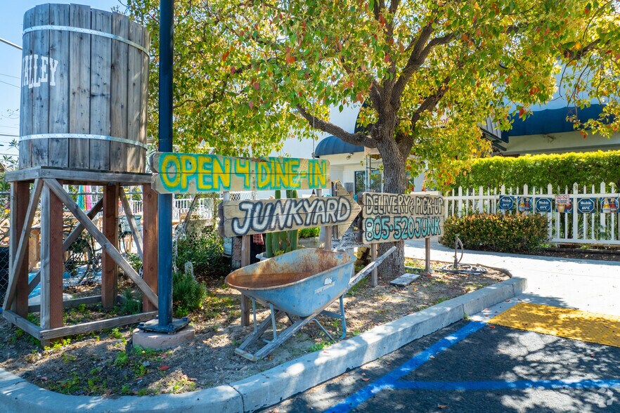 More Photos Of 2585 Cochran St, Simi Valley Unknown For Lease