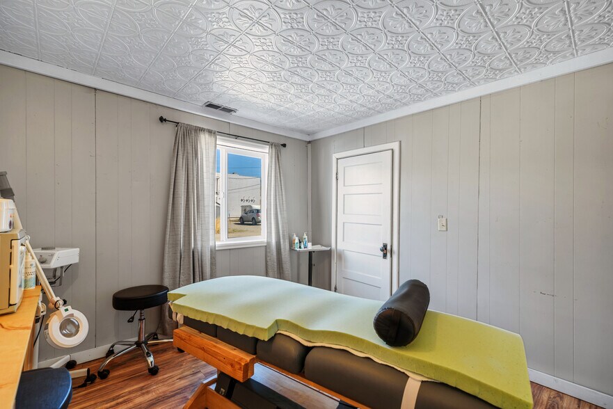 More Photos Of 104 N 3rd St, Kremmling Storefront Retail Residential For Sale