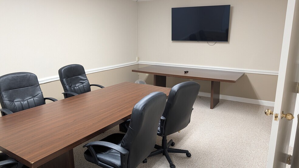 More Photos Of 601 Eastchester Dr, High Point Office For Lease