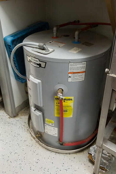 More Photos Of 1140 Kermit St, Plainview Restaurant For Sale