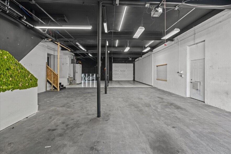 More Photos Of 171-173 Shaker Rd, East Longmeadow General Retail For Sale