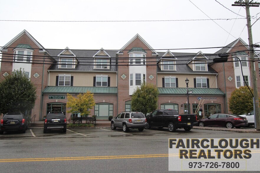 More Photos Of 505-509 Main St, Butler Storefront Retail Office For Lease