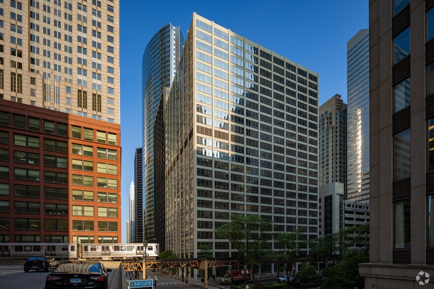 Primary Photo Of 200 W Monroe St, Chicago Office For Lease
