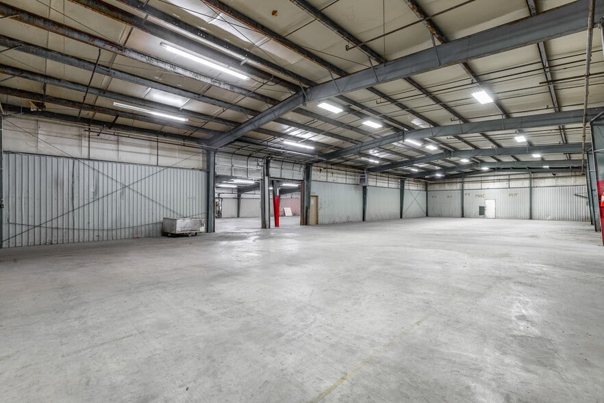 More Photos Of 1318 Underwood St, Dalton Warehouse For Sale