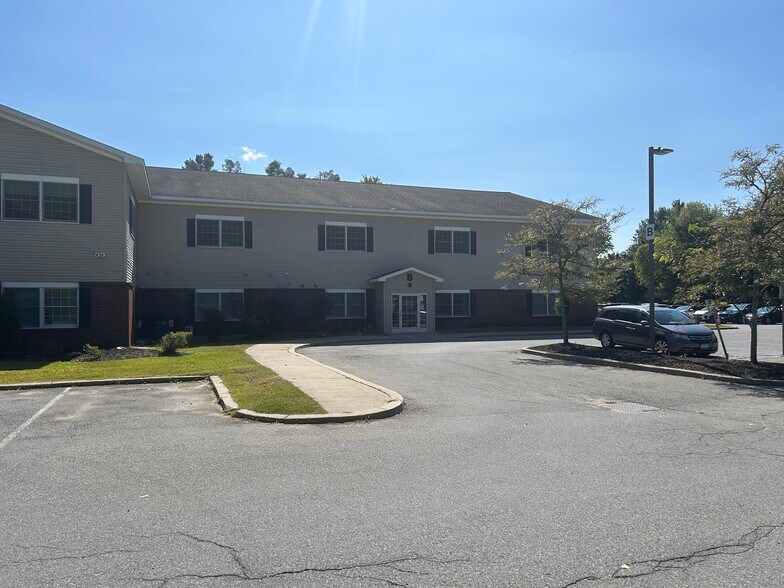More Photos Of 375 Bay Rd, Queensbury Medical For Lease