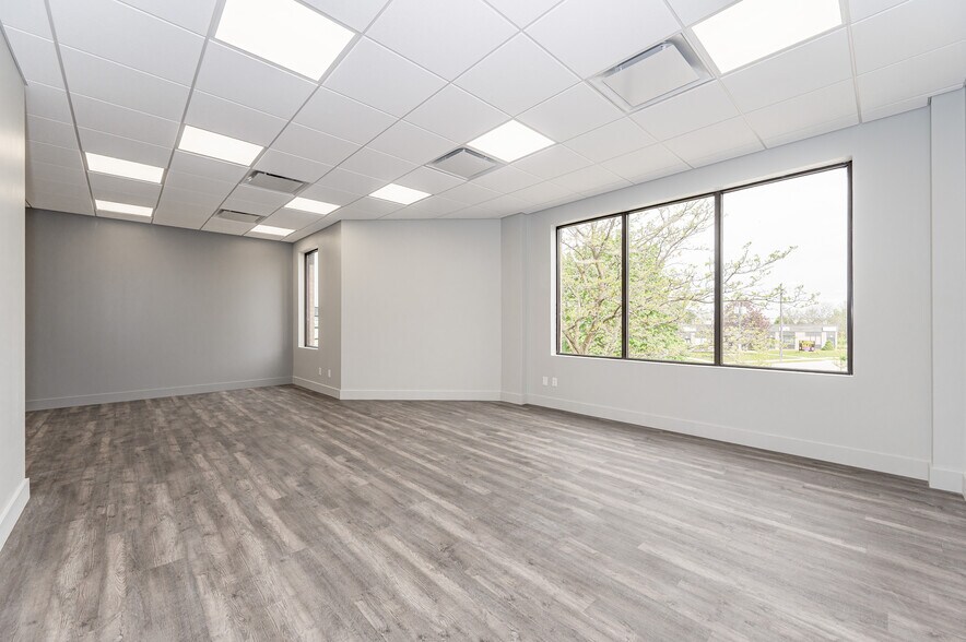 More Photos Of 155 Frobisher Dr, Waterloo Office For Sale