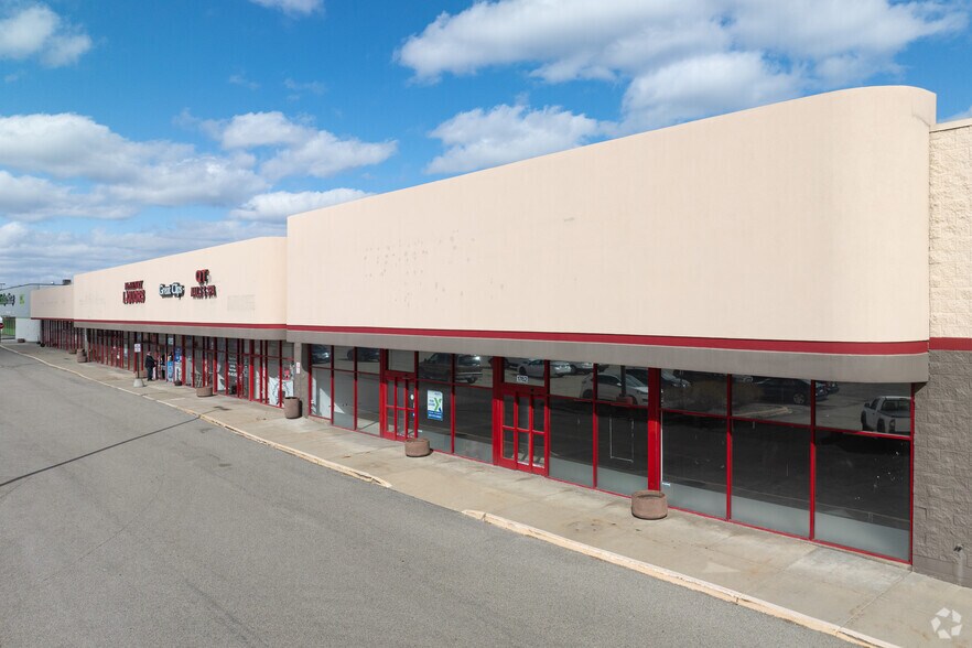 Primary Photo Of 1700-1792 N Richmond Rd, McHenry Storefront For Lease