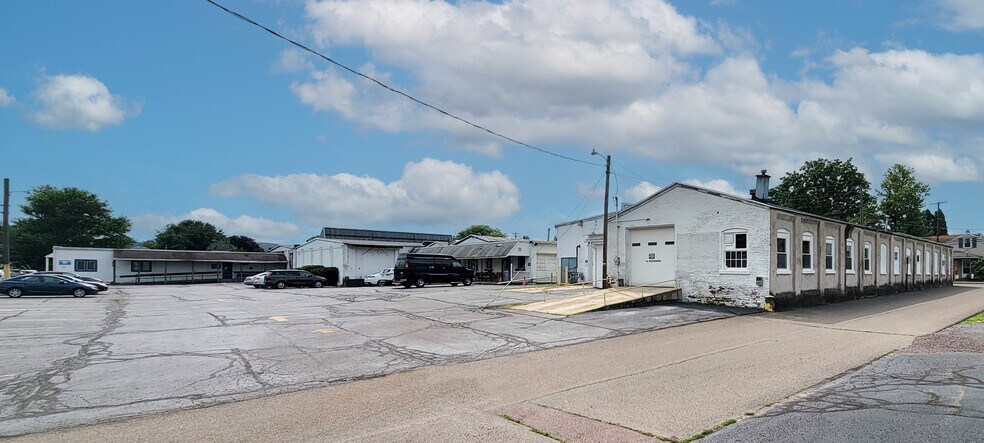 More Photos Of 164 W 9th St, Bloomsburg Storefront Retail Office For Lease
