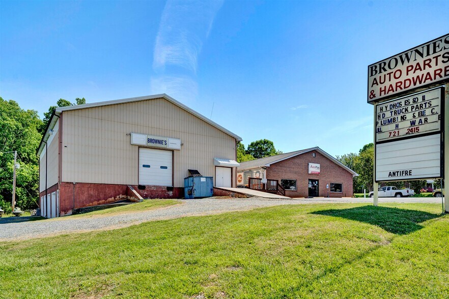 More Photos Of 2837 Scruggs Rd, Moneta Storefront Retail Office For Lease