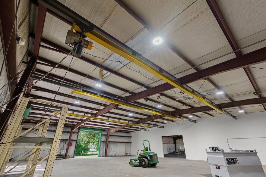 More Photos Of 13595 SE 31st Ave, Summerfield Warehouse For Sale