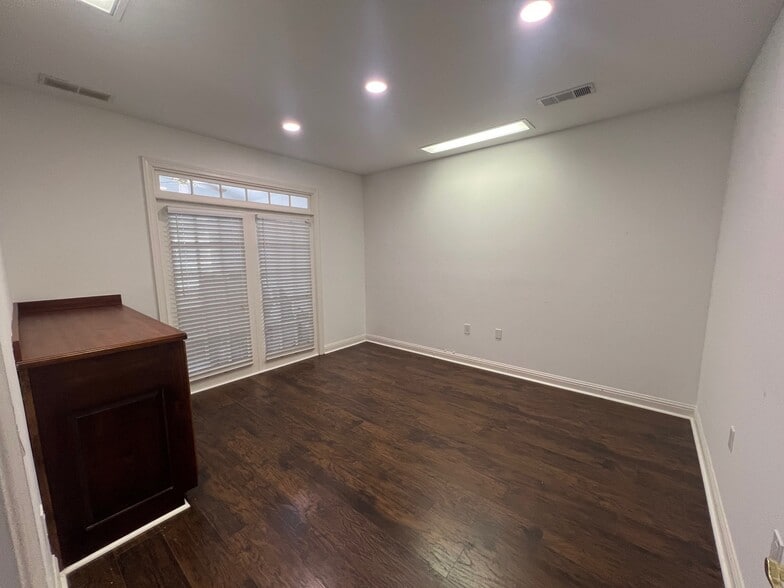 More Photos Of 5041 Dallas Hwy, Powder Springs Office For Sale