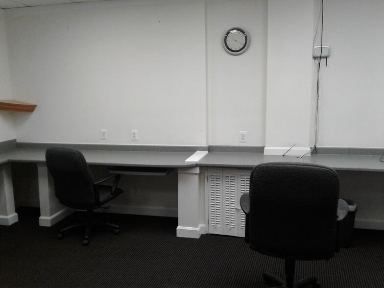 More Photos Of 9216 Center St, Manassas Medical For Sale