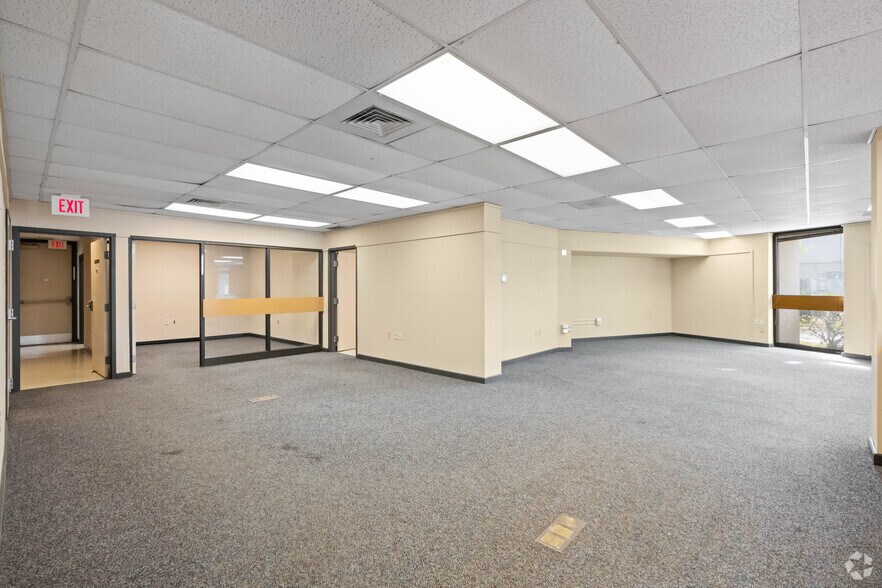 More Photos Of 9412 Livingston Rd, Fort Washington Bank For Lease