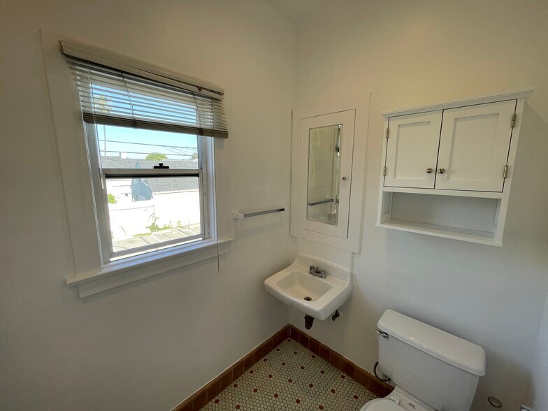 More Photos Of 418-420 N Larchmont Blvd, Los Angeles Office For Lease