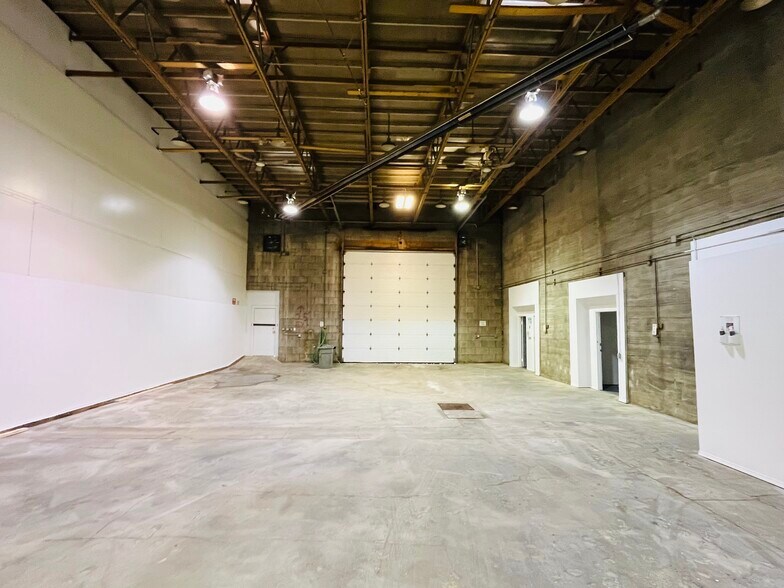 More Photos Of 4907 1st Ave, Edson Light Distribution For Lease