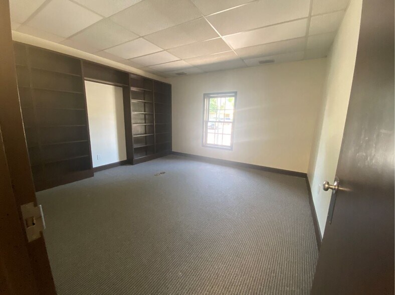 More Photos Of 310 Dick St, Fayetteville Office For Lease