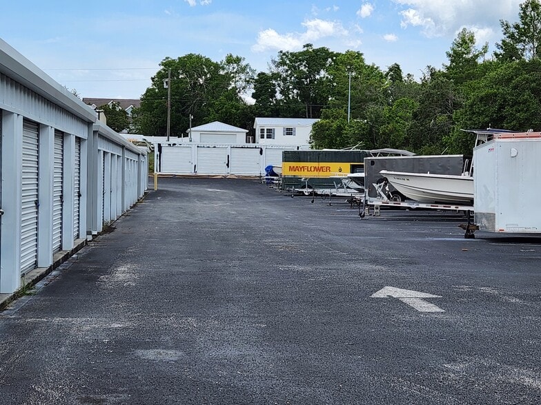 More Photos Of 8415 Cortez Blvd, Weeki Wachee Self Storage For Sale