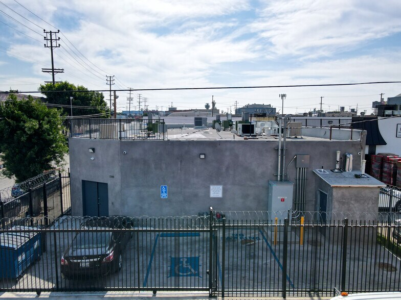 More Photos Of 1100 E 14th Pl, Los Angeles Warehouse For Lease