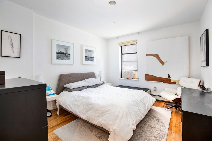More Photos Of 32 Orchard St, New York Apartments For Sale