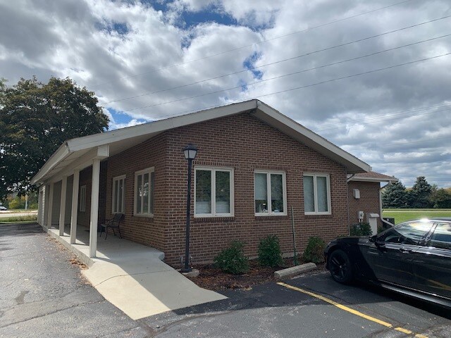 More Photos Of W229N2573 Duplainville Rd, Waukesha Storefront Retail Office For Lease