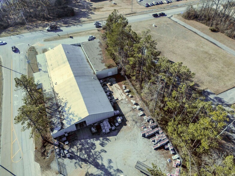 More Photos Of 2750 S Harper Rd, Corinth Manufacturing For Sale