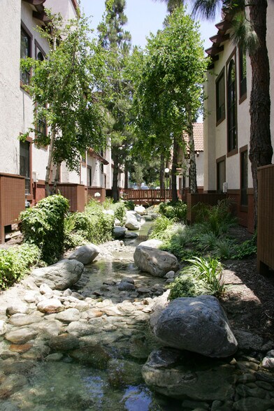 More Photos Of 1765 Goodyear Ave, Ventura Office For Lease