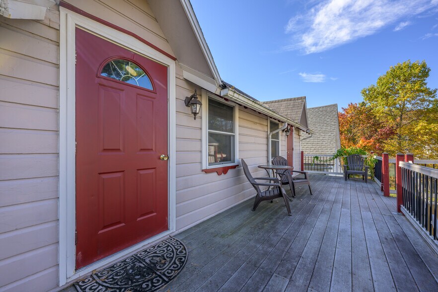 More Photos Of 518 Main St, Great Barrington Hospitality For Sale