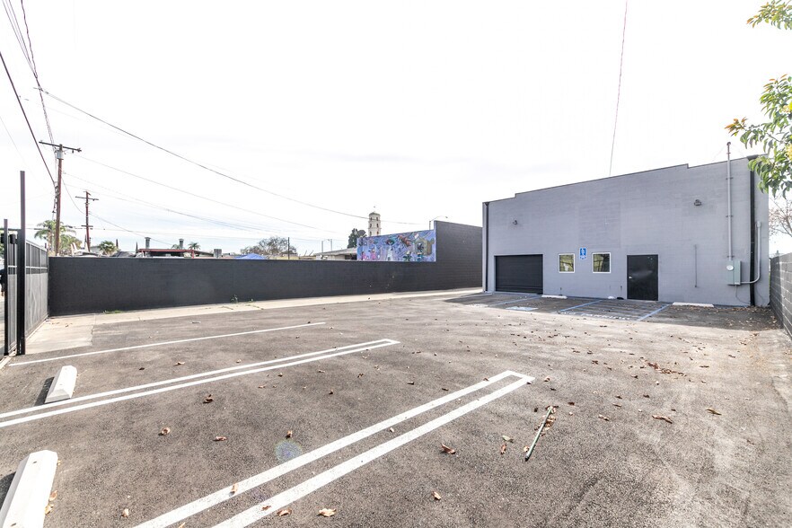 More Photos Of 1241 W Holt Ave, Pomona Storefront Retail Office For Sale