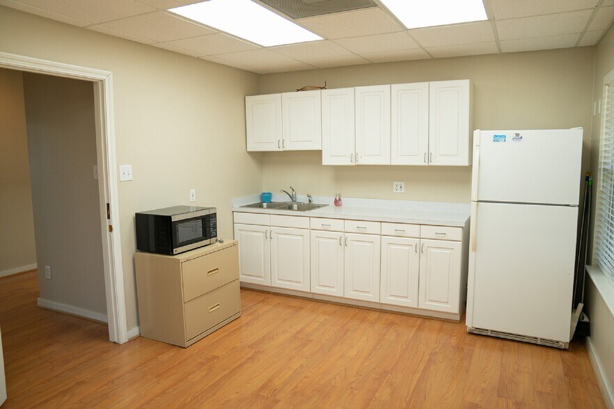 More Photos Of 5726 Root Rd, Spring Office Residential For Sale