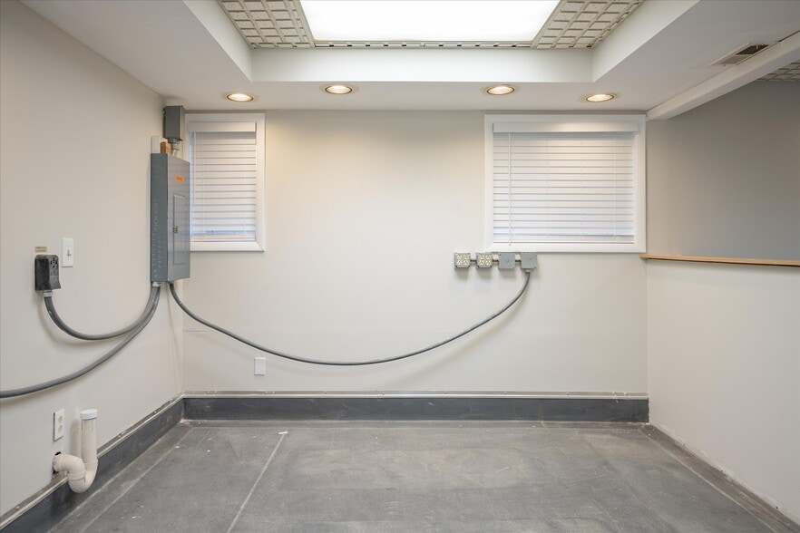 More Photos Of 287 Andrews St, Rochester Medical For Sale