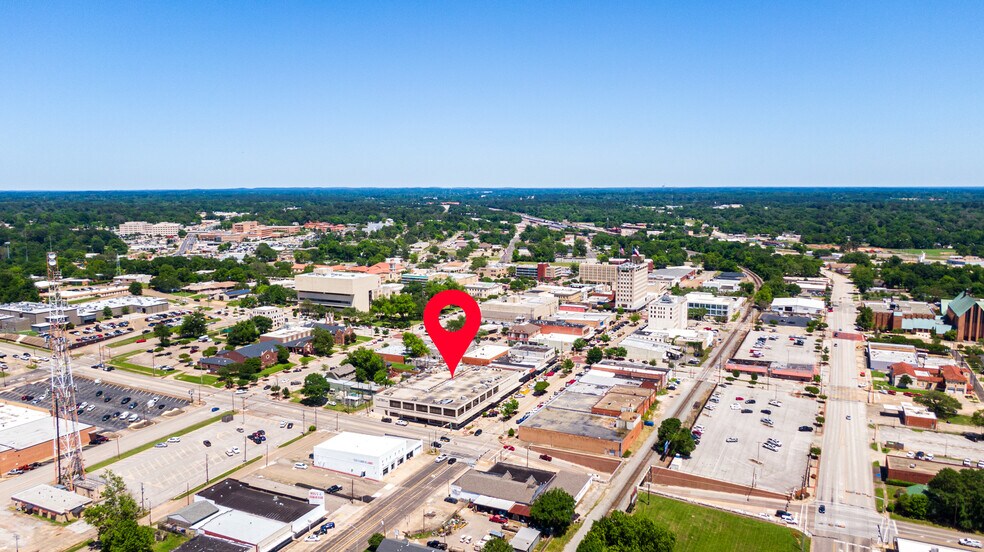 More Photos Of 119 W Tyler St, Longview Office For Lease