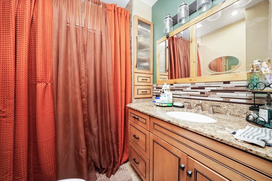 More Photos Of 6933 S Washtenaw Ave, Chicago Multifamily For Sale