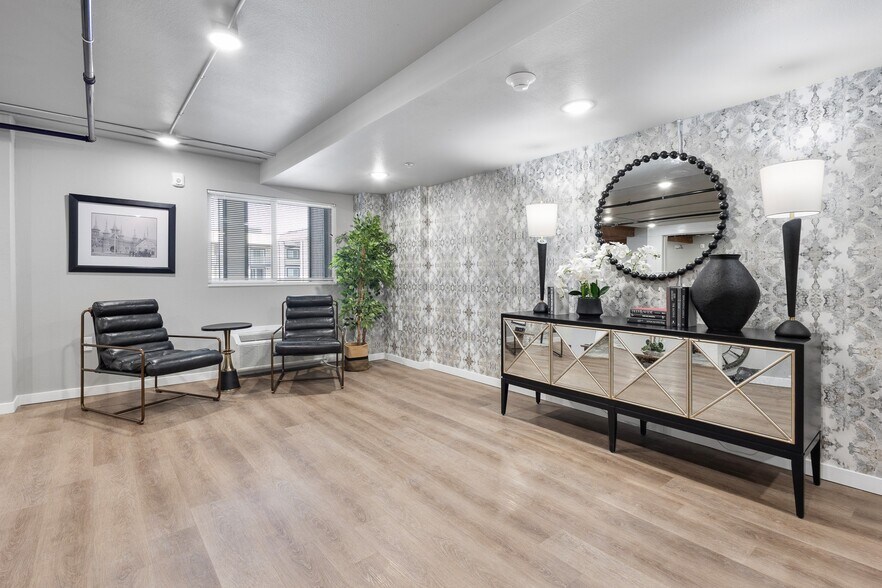 More Photos Of 1525 W Havens Ave, Mitchell Apartments For Lease