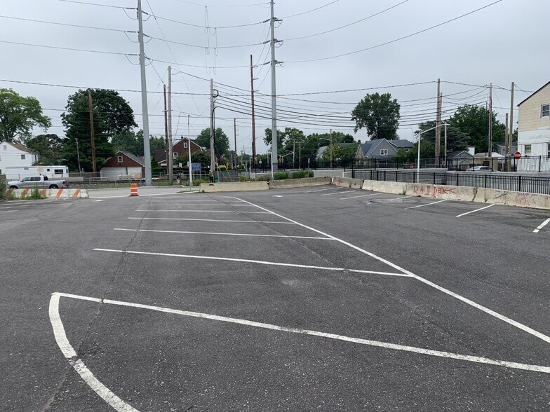 More Photos Of 118 Covert Ave, New Hyde Park Land For Lease