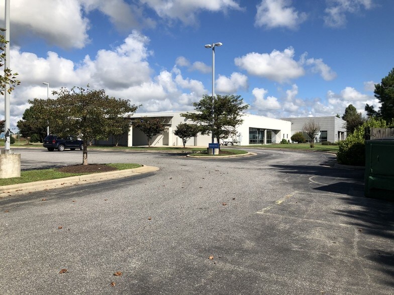 More Photos Of 112 Corporate Dr, Elizabeth City Office For Sale