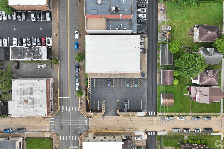 More Photos Of 45 8th St, Midland General Retail For Sale