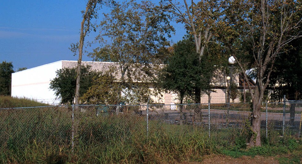 More Photos Of 6960 Ardmore St, Houston Warehouse For Sale